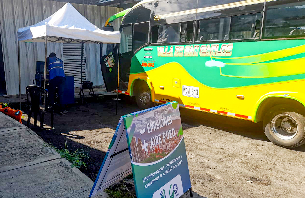 CDMB refuerza controles a fuentes móviles para garantizar aire limpio en el Área Metropolitana de Bucaramanga