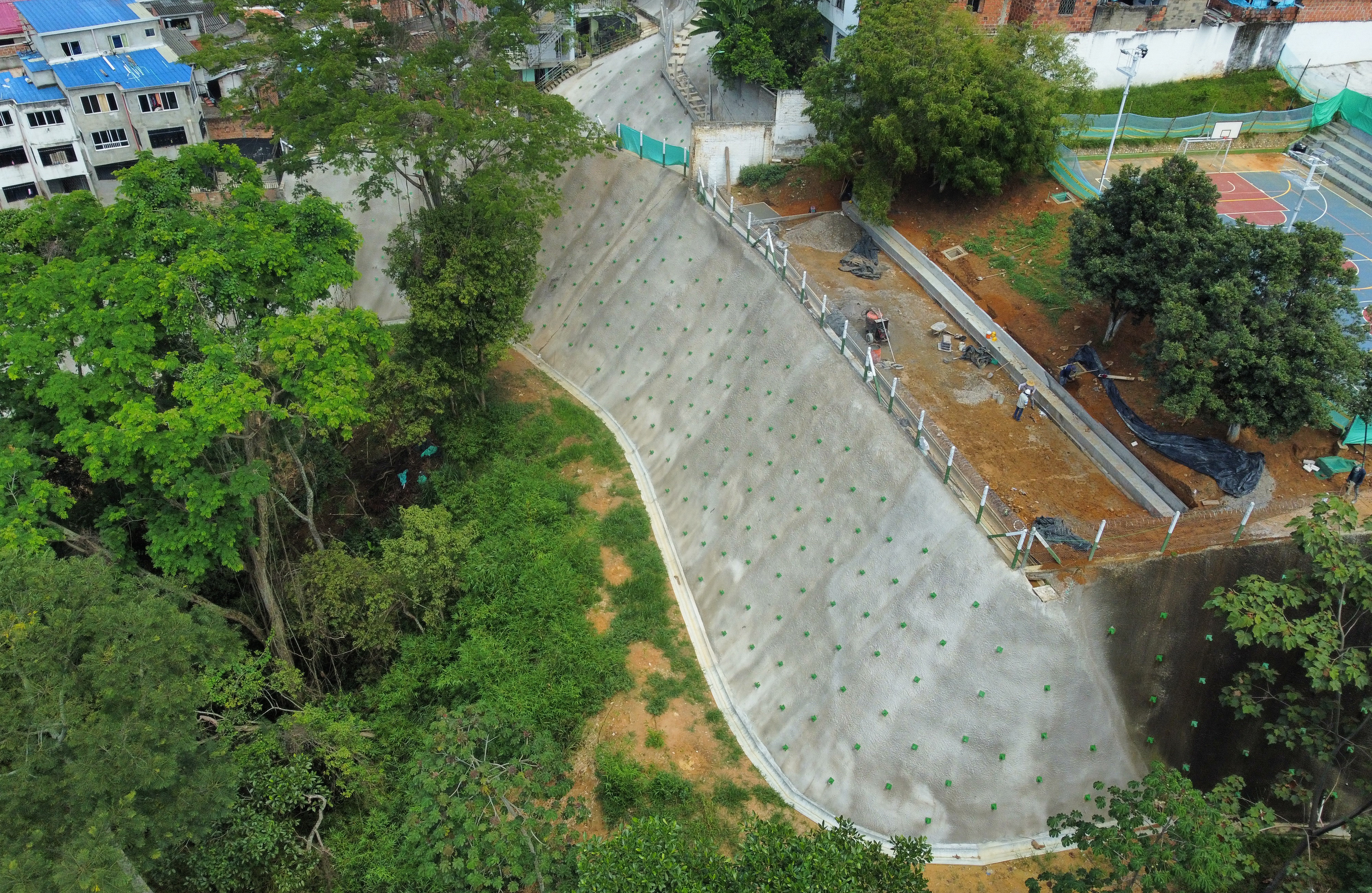 Con obra de mitigación, la CDMB brinda seguridad a familias de Campohermoso y Villa del Prado